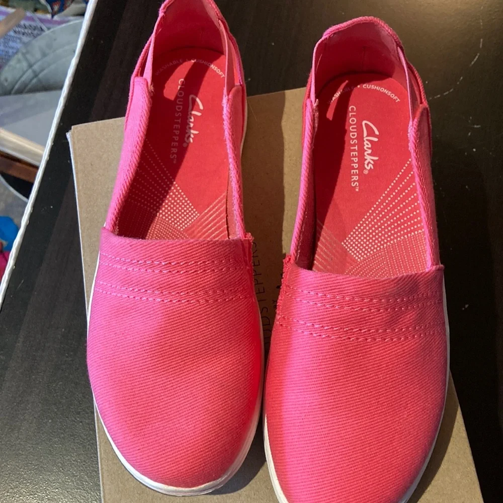 Clarks - Picture 1 of 6